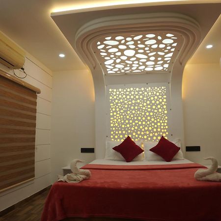 Vaishnav Tours Hotel Alappuzha Kültér fotó