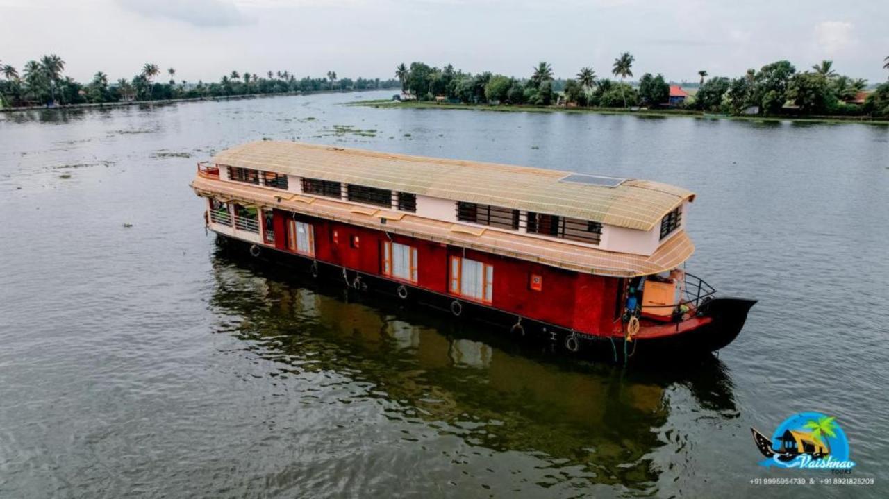Vaishnav Tours Hotel Alappuzha Kültér fotó