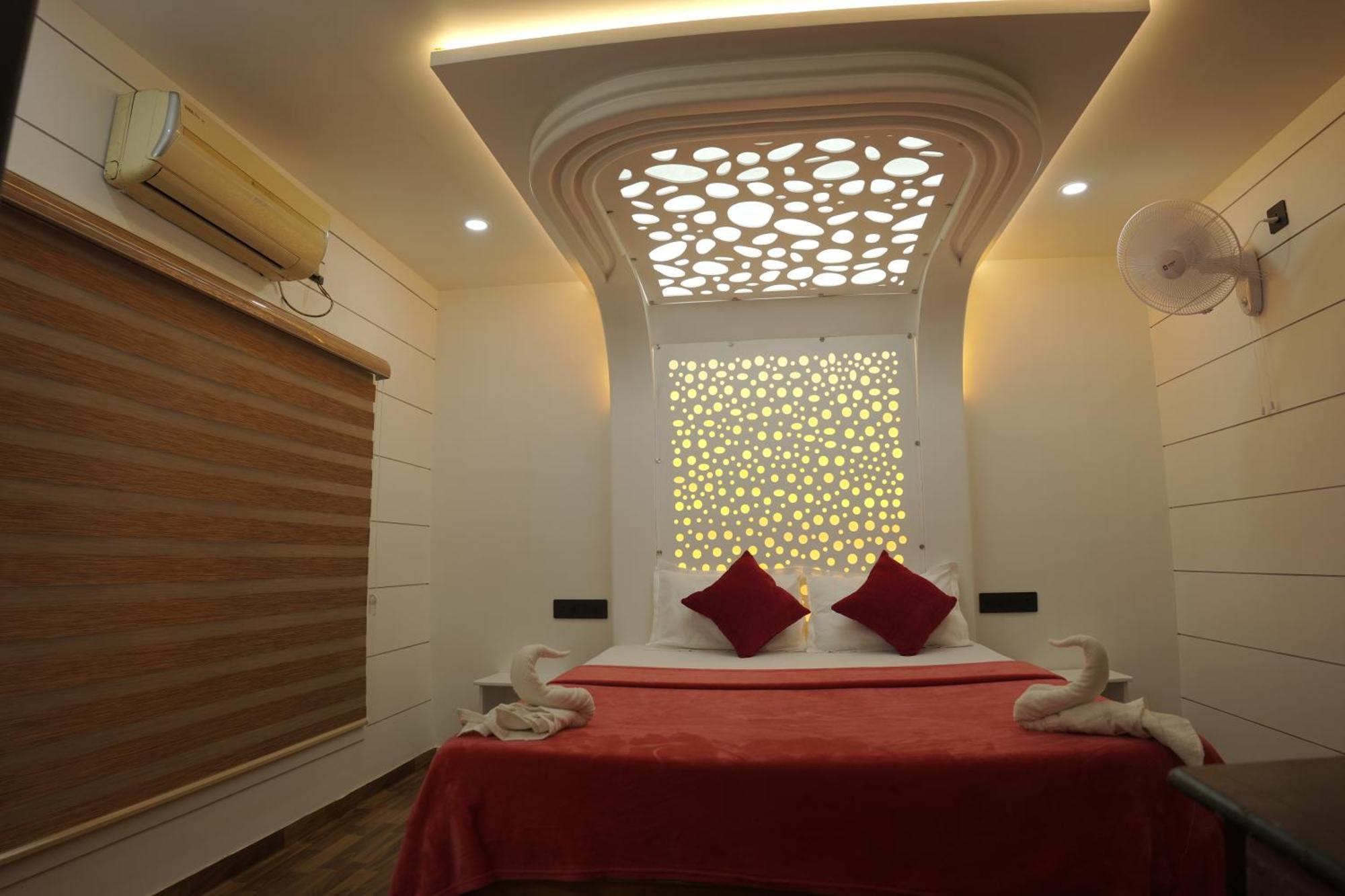 Vaishnav Tours Hotel Alappuzha Kültér fotó