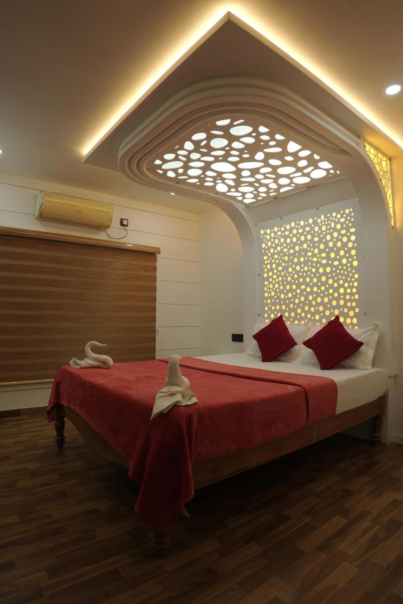 Vaishnav Tours Hotel Alappuzha Kültér fotó