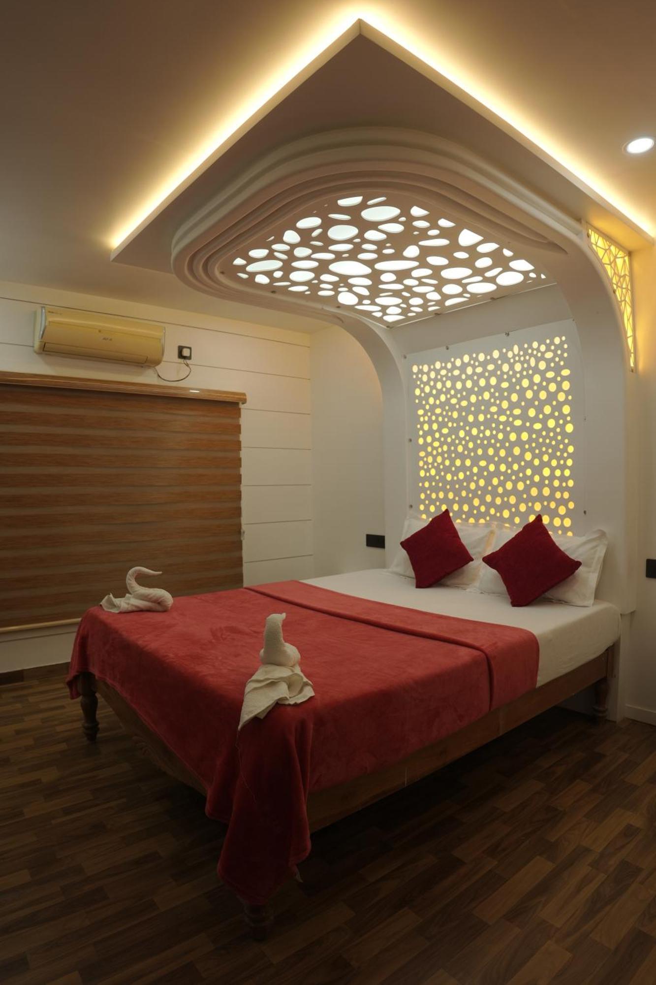 Vaishnav Tours Hotel Alappuzha Kültér fotó