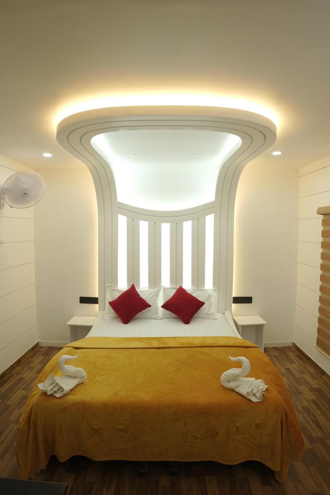 Vaishnav Tours Hotel Alappuzha Kültér fotó