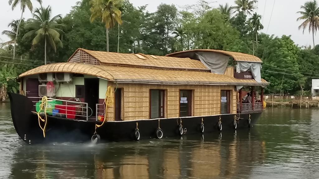 Vaishnav Tours Hotel Alappuzha Kültér fotó